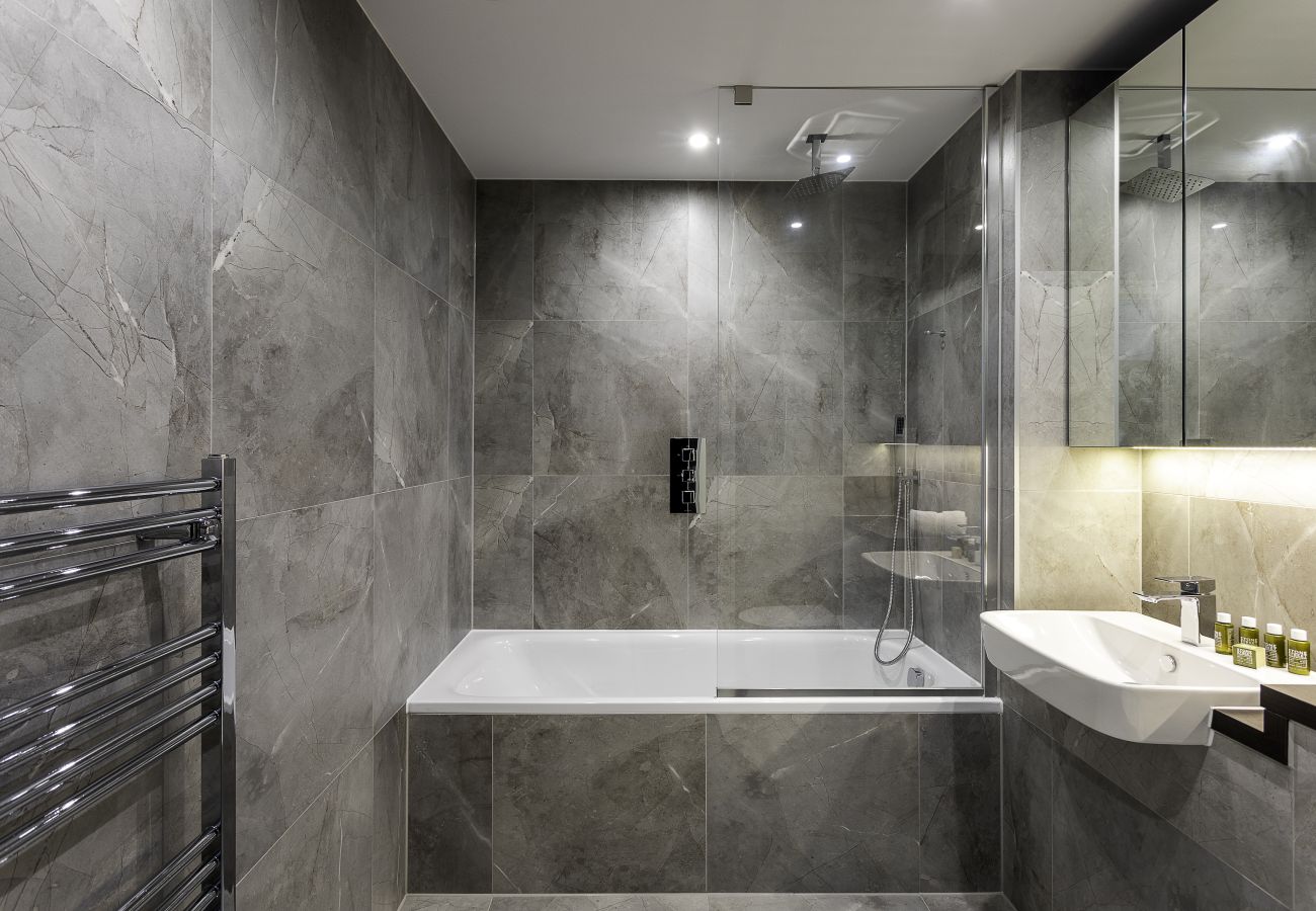 Apartment in London - Icon Tower - 3701