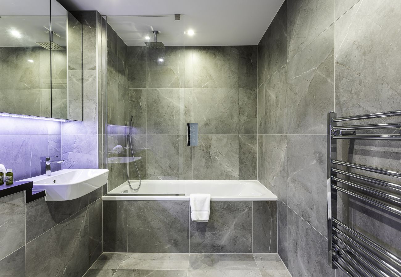 Apartment in London - Icon Tower - 5106