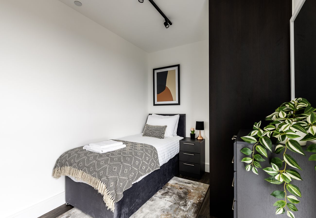 Apartment in London - Edmund Point - 909