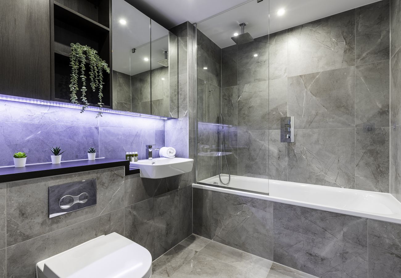 Apartment in London - Icon Tower - 4306