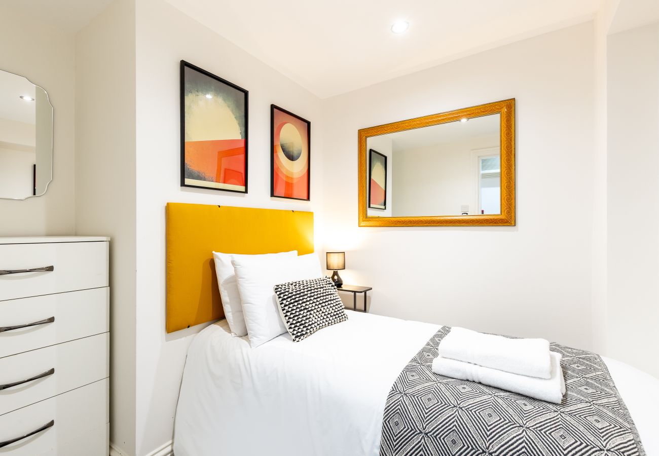 Apartment in London - Portland Road - Flat 1