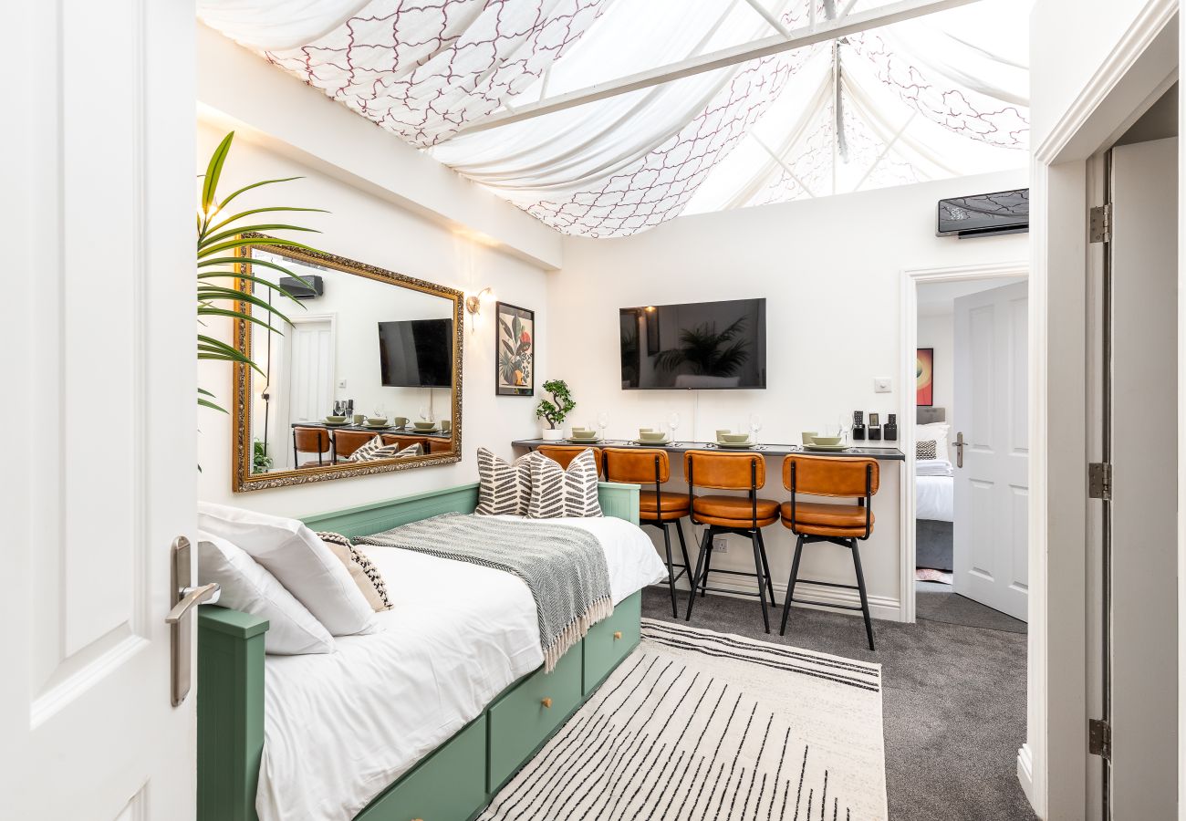 Apartment in London - Portland Road - Flat 1