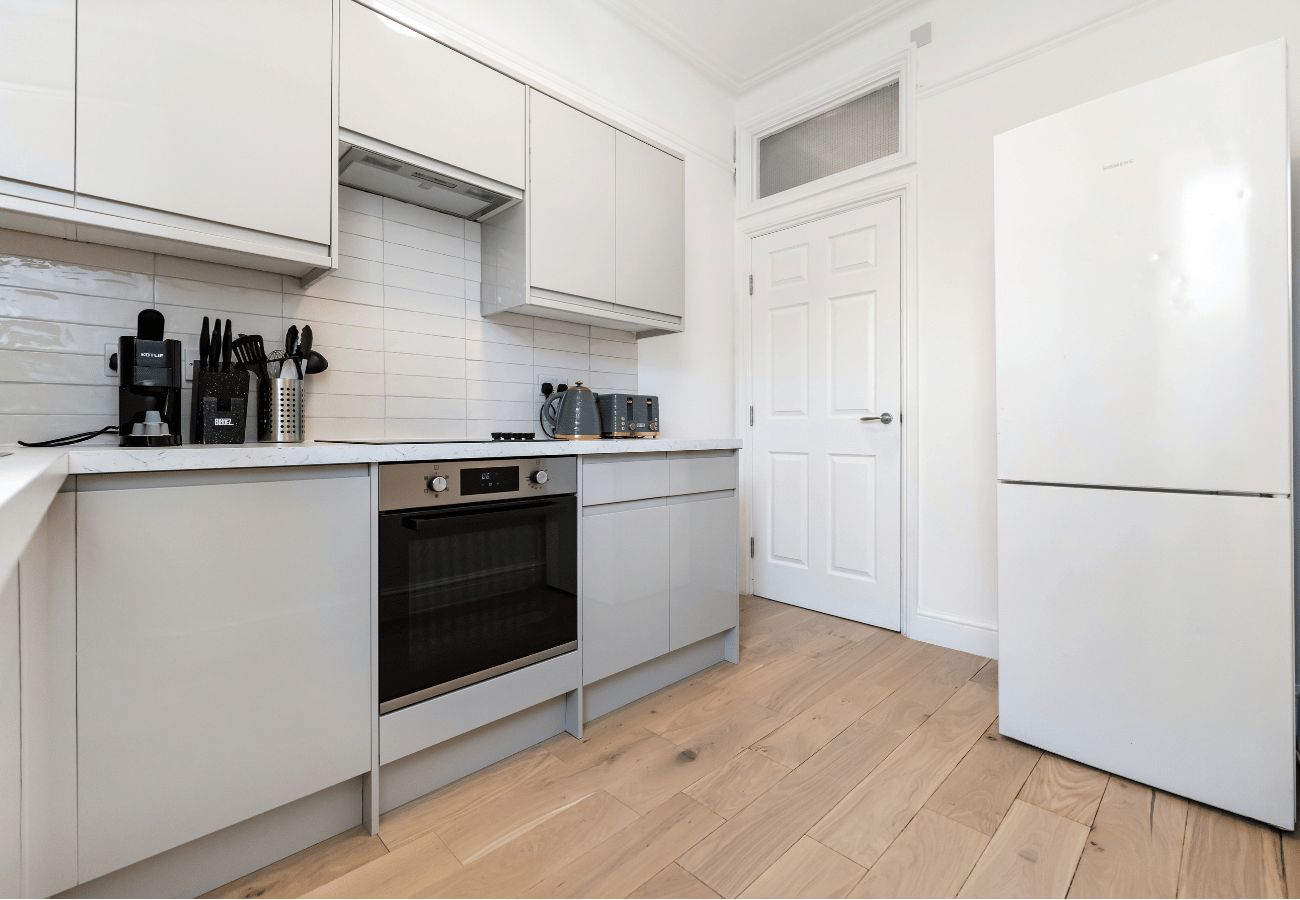 Apartment in London - Royal Oak II - 2 Bedrooms + Sofa Bed