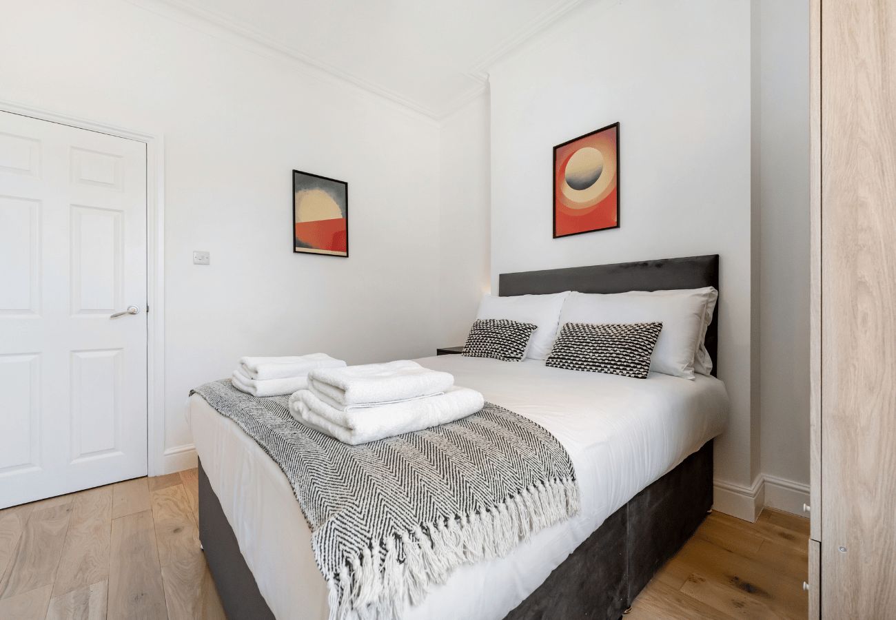 Apartment in London - Royal Oak II - 2 Bedrooms + Sofa Bed