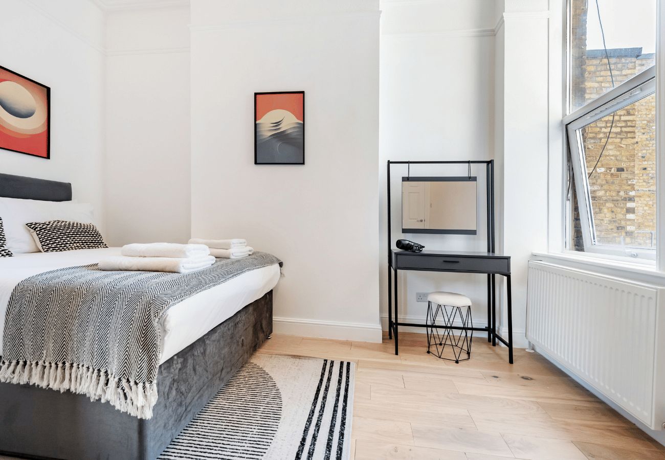 Apartment in London - Royal Oak II - 2 Bedrooms + Sofa Bed