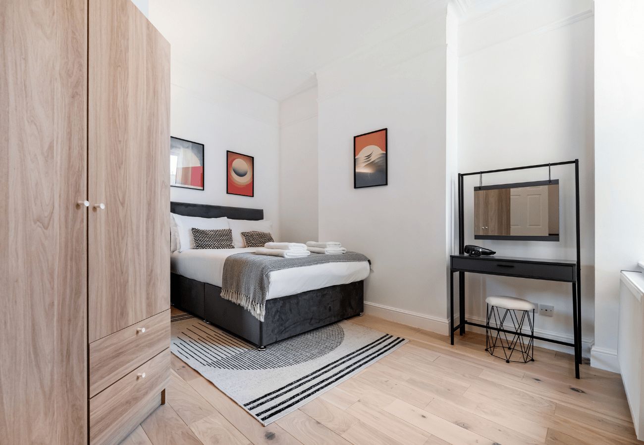Apartment in London - Royal Oak II - 2 Bedrooms + Sofa Bed