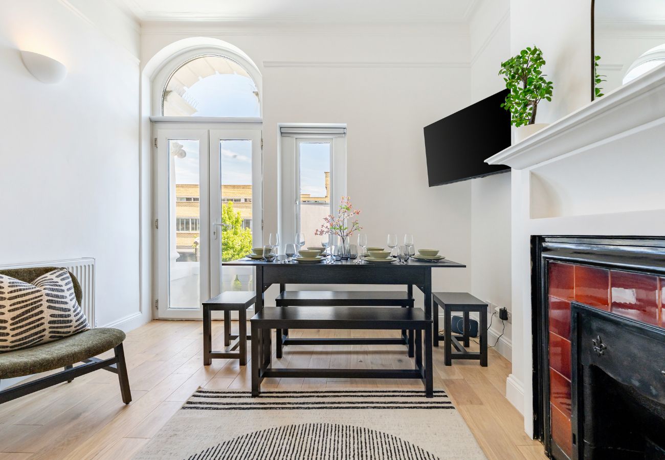 Apartment in London - Royal Oak II - 2 Bedrooms + Sofa Bed
