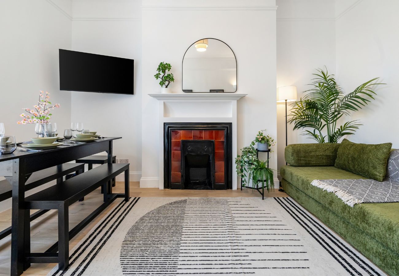 Apartment in London - Royal Oak II - 2 Bedrooms + Sofa Bed